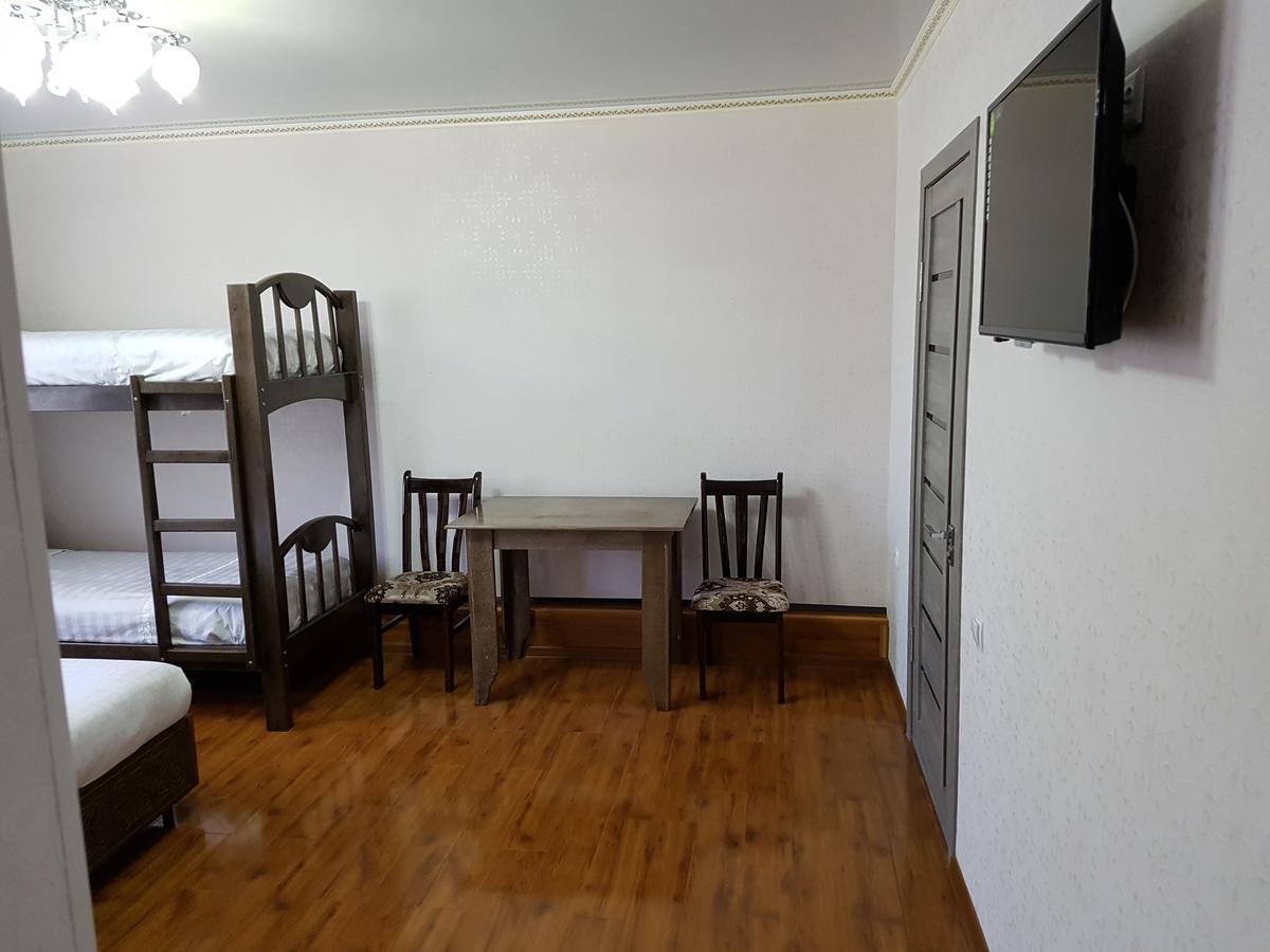 Datka Guest House Naryn Extérieur photo
