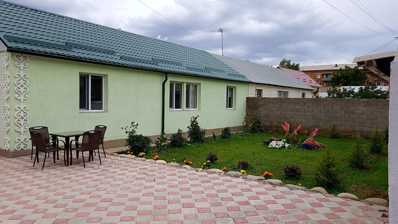 Datka Guest House Naryn Extérieur photo